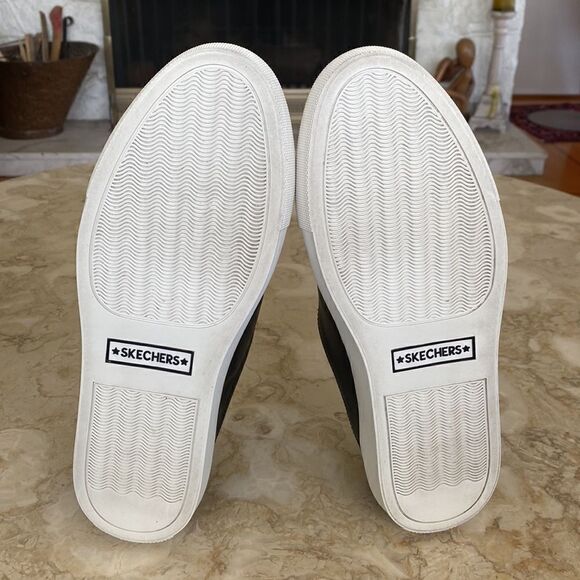 Sketchers Black Vaso-Fideos Leather Sneaker - Picture 12 of 13